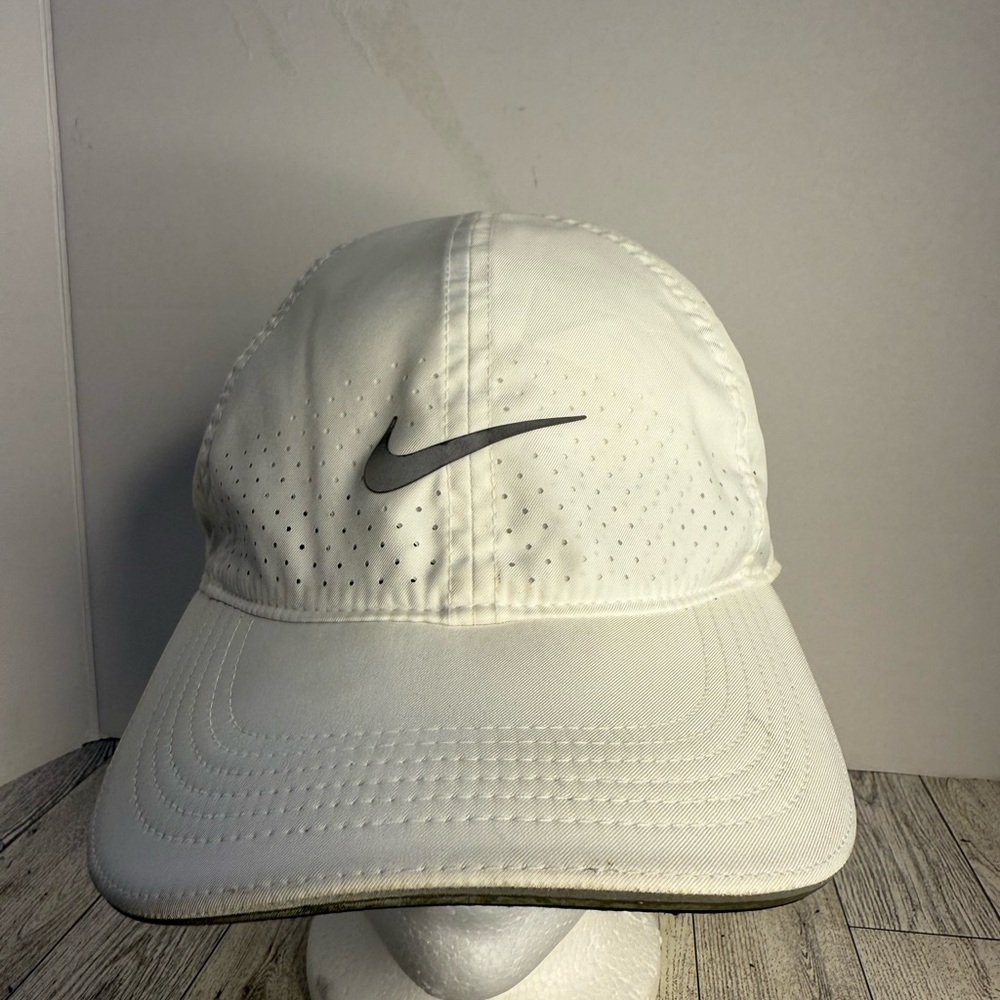 Nike Featherlight DRI-FIT Cap Vented Panel, Golf, Tennis, Bikin, Runnin WhiteHat